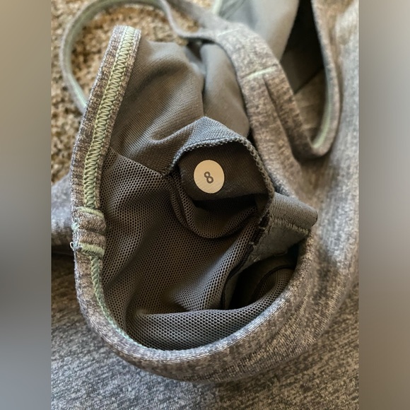 Lululemon size 8 Power Y Tank VGUC - Picture 4 of 4